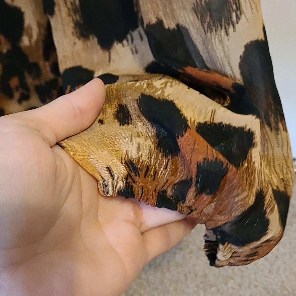 C3: large- leopard print long sleeve blouse - Picture 3 of 5